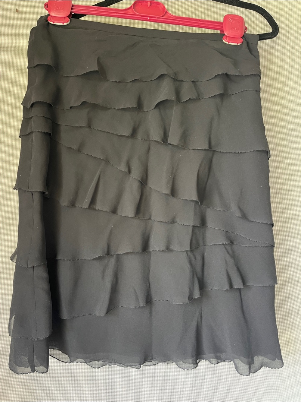 BCBGMaxAzria  100 % silk  Ruffle Skirt